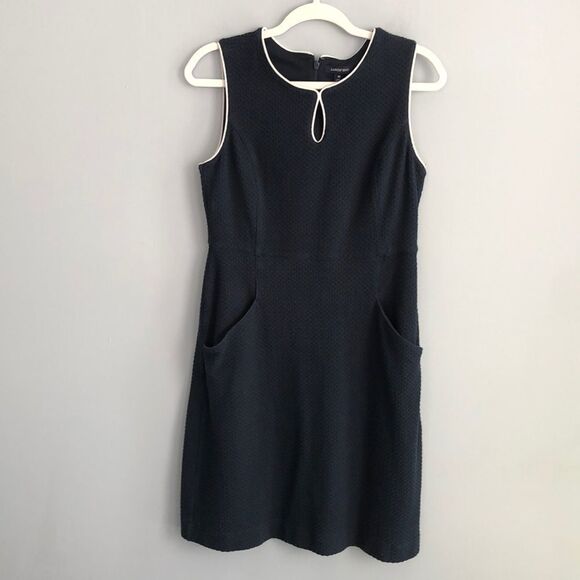 Lands' End Dresses & Skirts - Gorgeous Talbots women’s size 10 nautical navy & White Nautical dress
